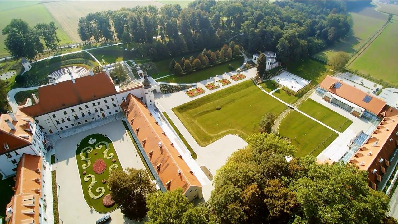Schloss Thalheim Sankt Polten Bagian luar foto